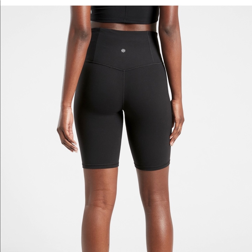 NWT Athleta Ultra High Rise Elation 9” Short - XS